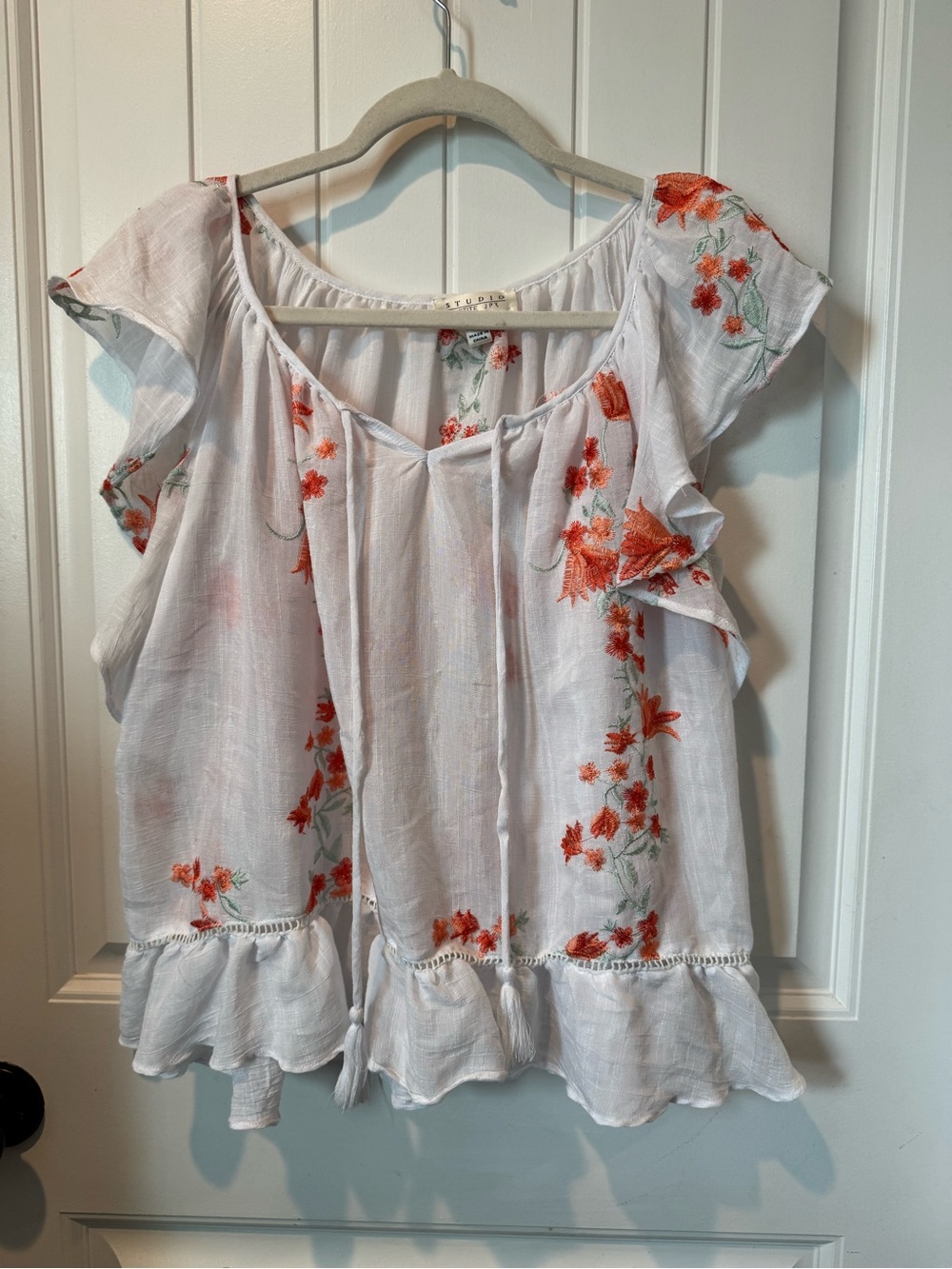 Studio Petite JPR White Sheer Peasant Top with Orange Floral Embroidery Size PXL